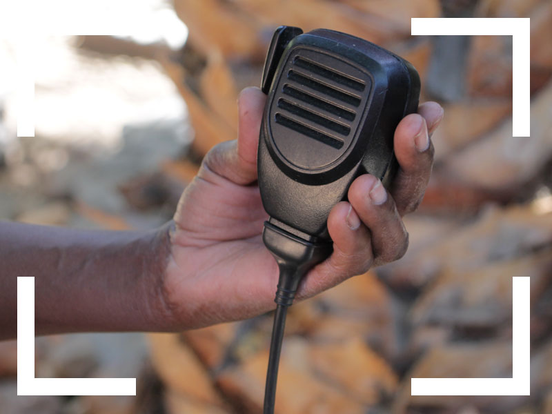 Autohuur-Namibie-Extra-Opties-Navigatie en Communicatie-2-way-phones